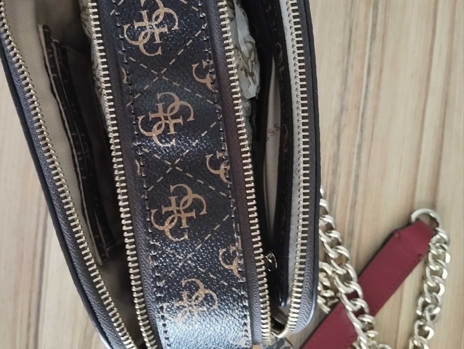 Малка чанта Guess