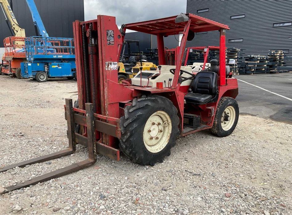 Stivuitor de teren Manitou MC 20