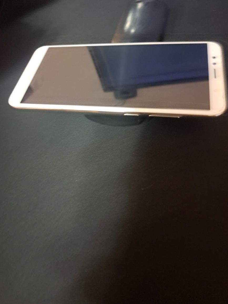 Смартфон HUAWEI Y6 Като нов