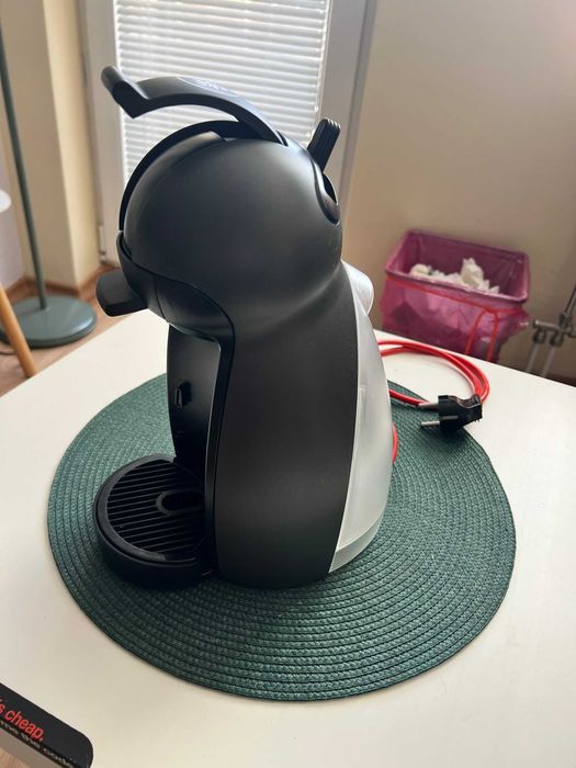 (РАБОТЕЩА!) Кафе машина NESCAFÉ Dolce Gusto Krups