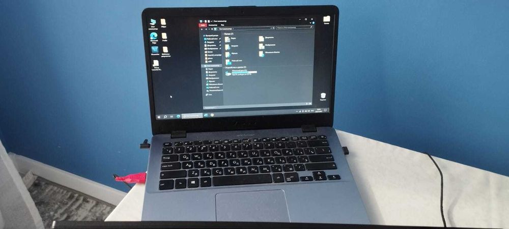 Ноутбук Asus в отличном состоянии срочно