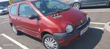 Renault Twingo rosu
