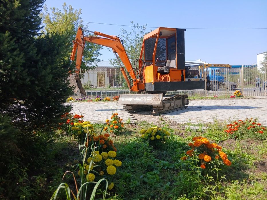 Продам мини экскаватор  нисан н25