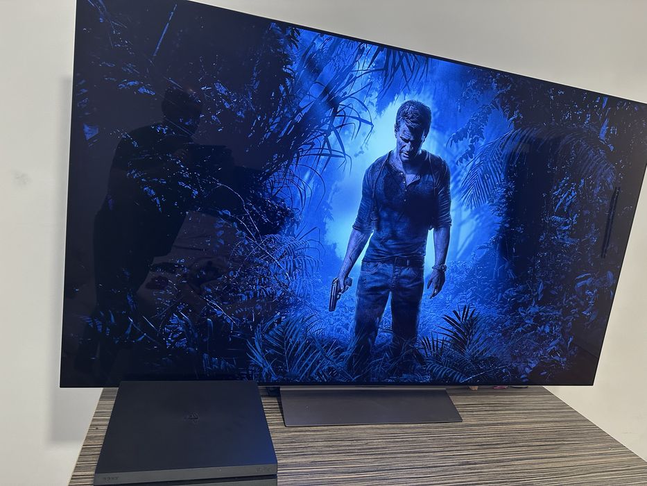 Vând Ps4 Pro 1 Tb MODAT în stare excelentă