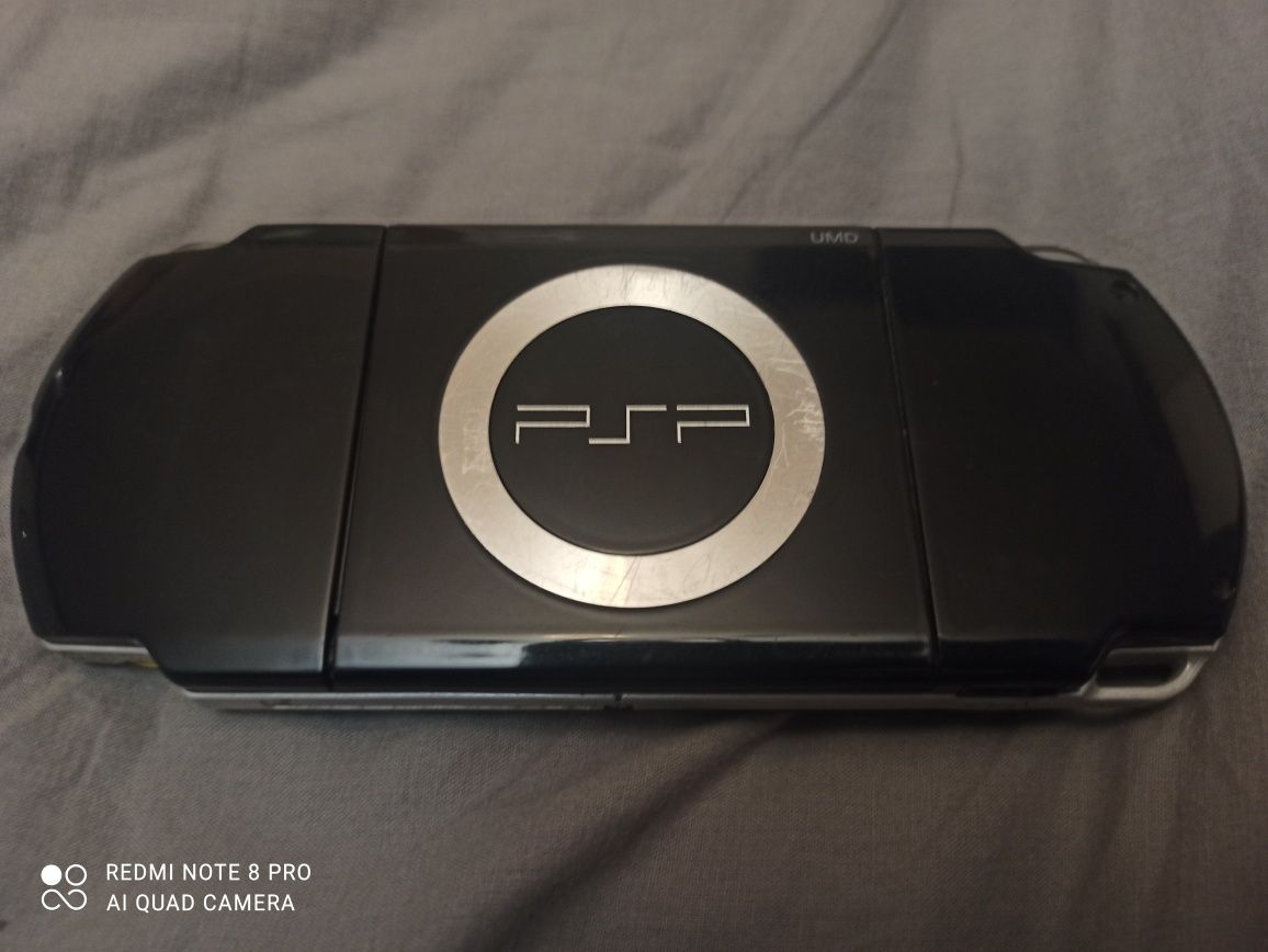 PSP SERIA 2000 condiție aproape perfectă