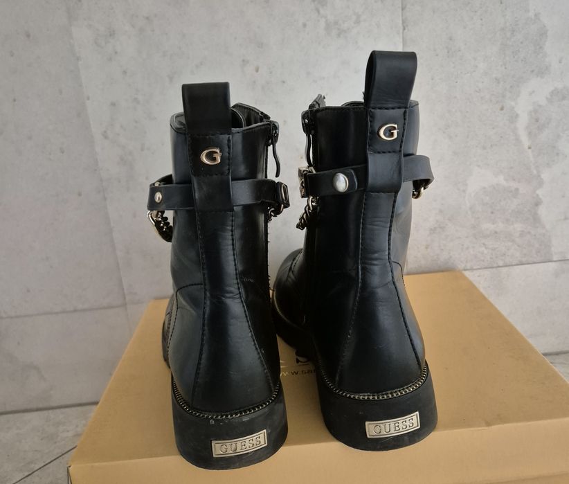 Ниски боти Guess