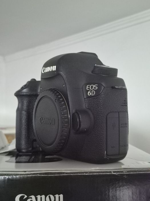 Canon 6D body + cutie + accesorii