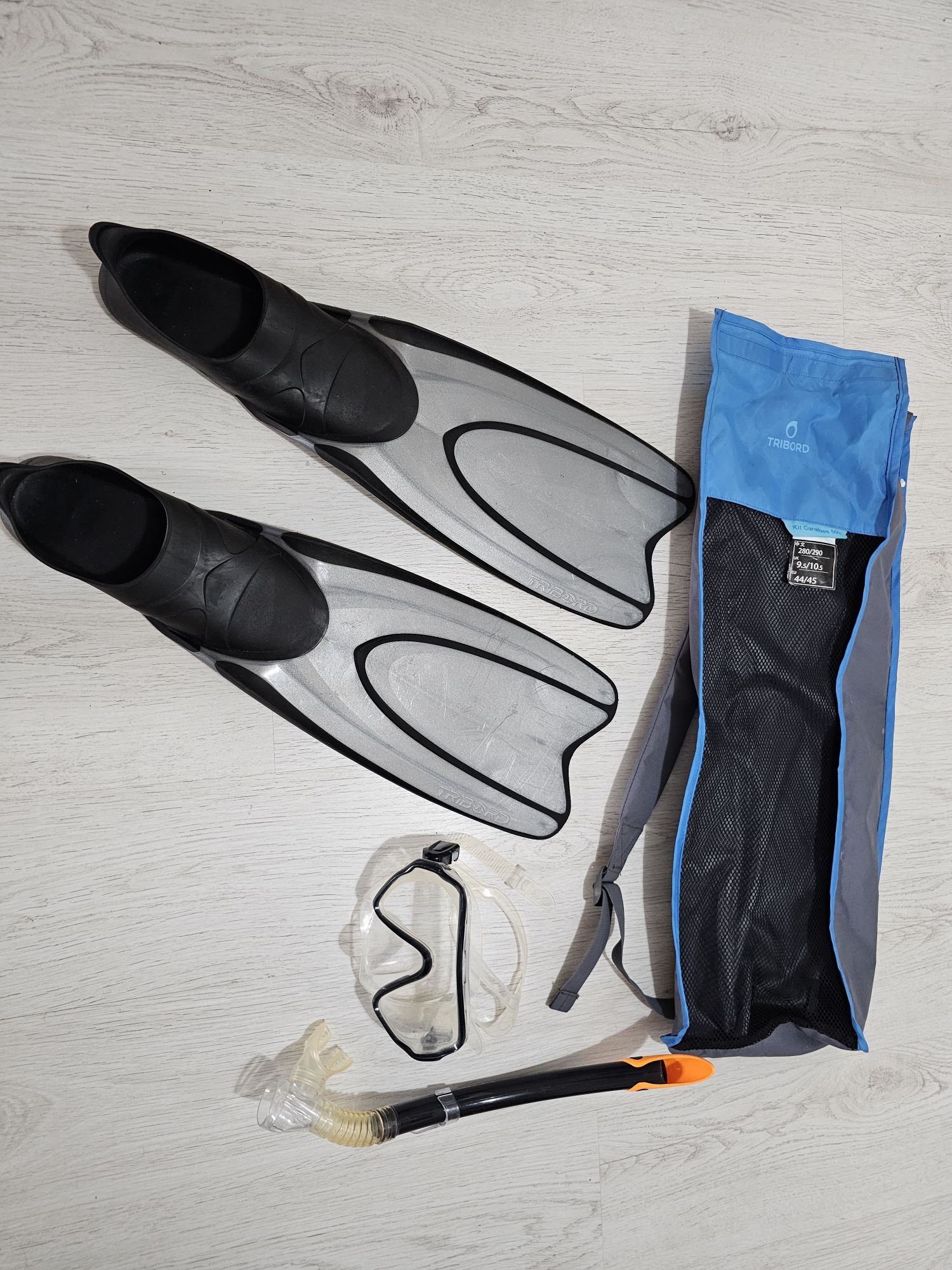Kit snorkeling (mască, tub, labe și geantă transport)