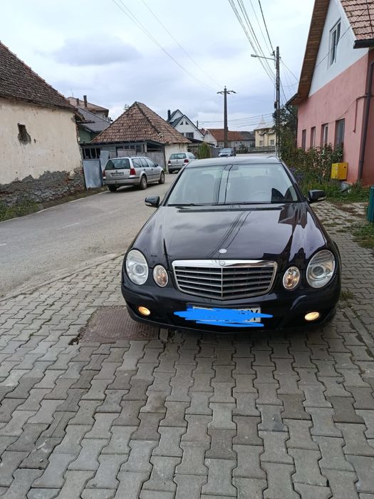 Mercedes Benz W211