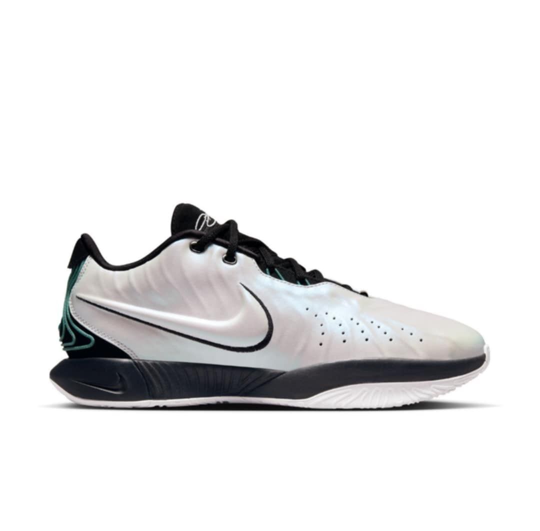 Nike LeBron XXI \ Conchiolin