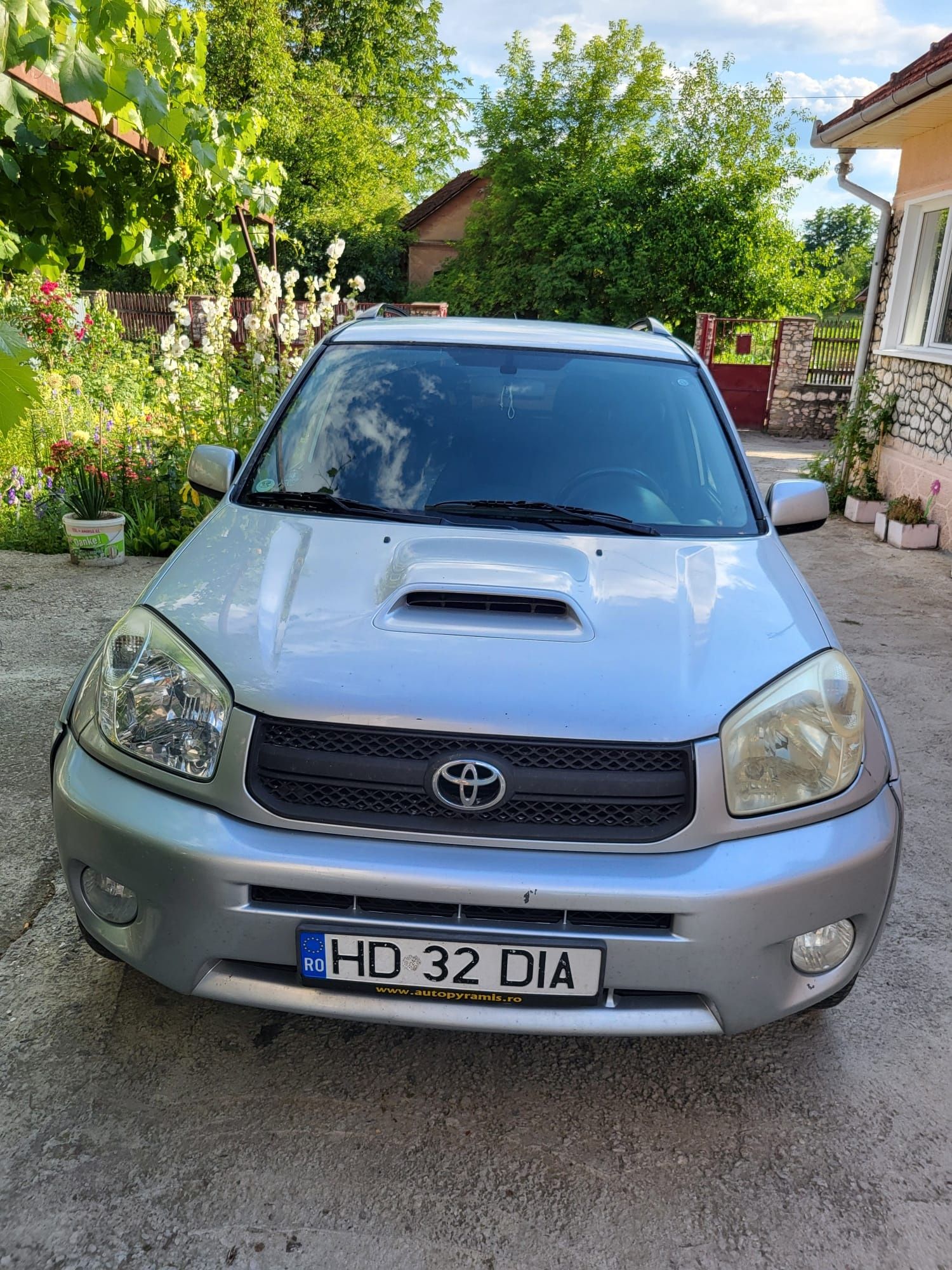 Se vinde Toyota rav4