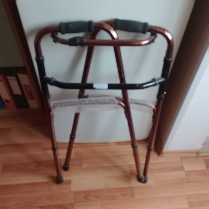 Проходилка за възрастни