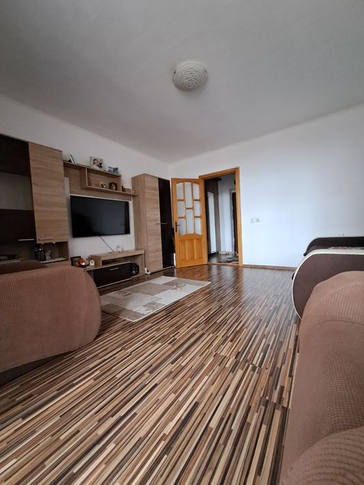 Vând Garsoniera situata în zona Far