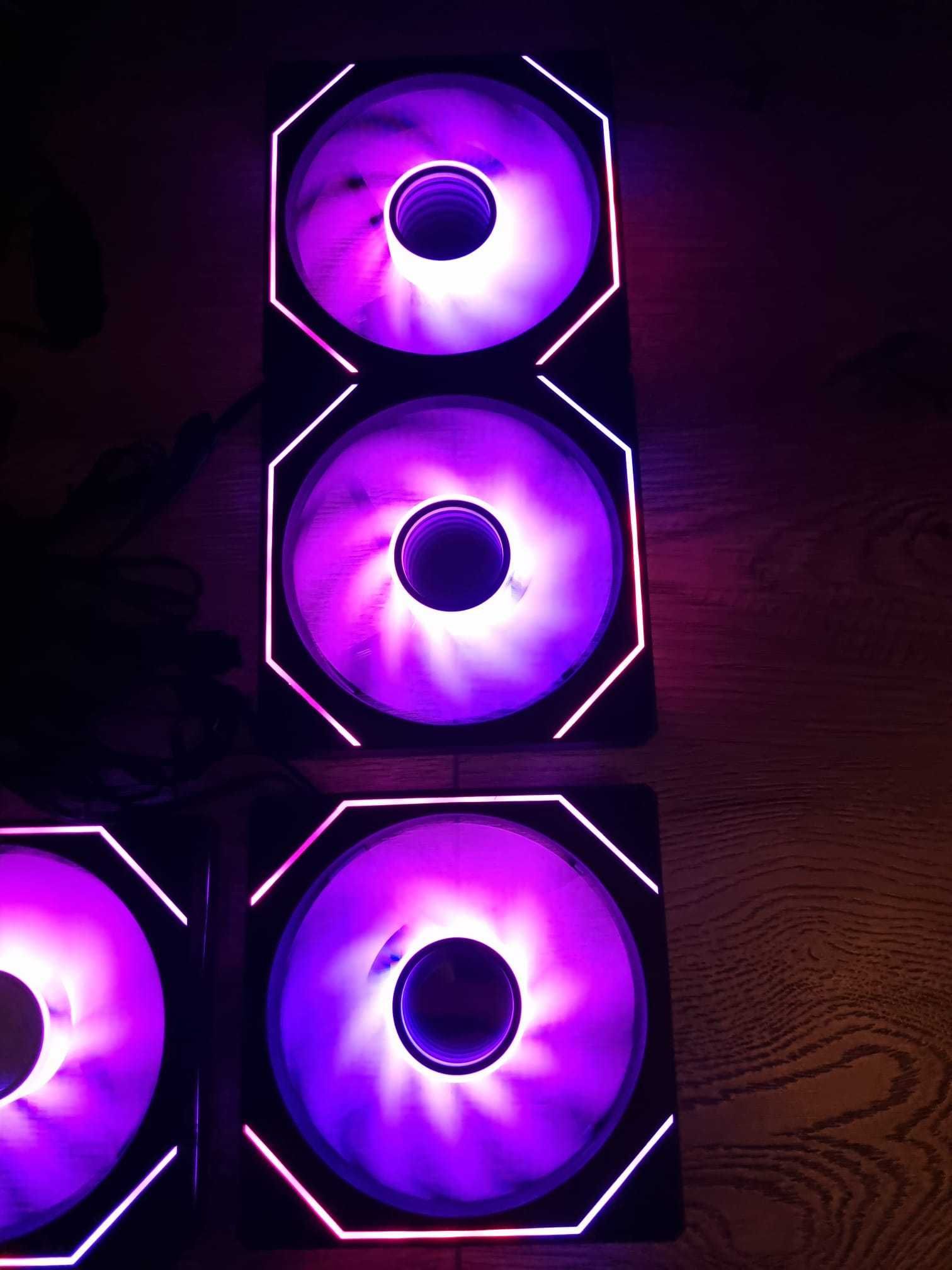 Magnetic 9 FAN Hub Splitter ARGB & PWM - Alb/Negru cu Telecomanda