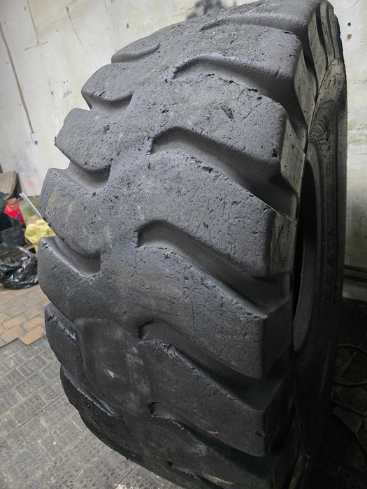 Шины   23.5-25 б/у на погрузчикы