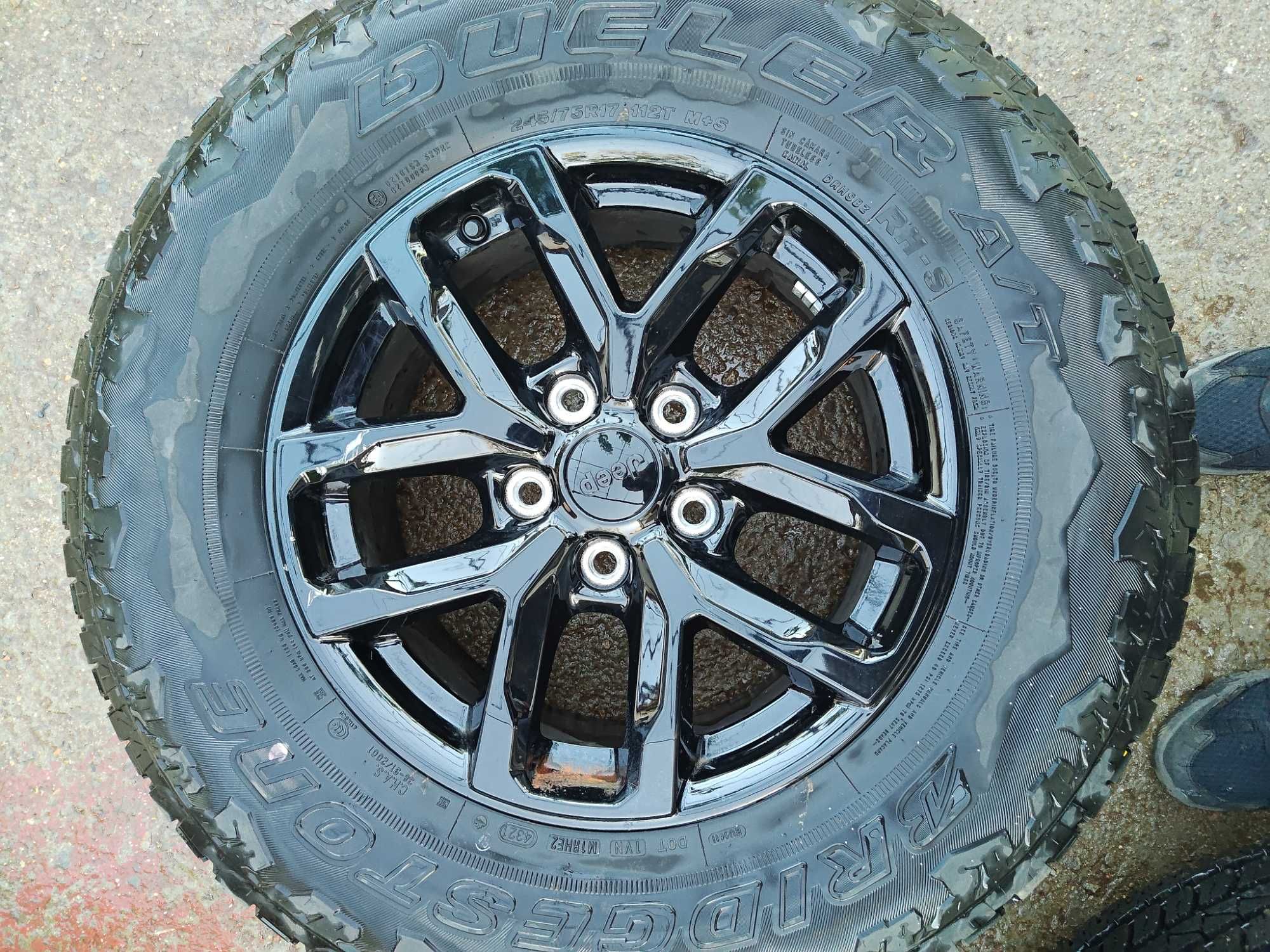 Гуми 245/75 R17 с джанти за Jeep Gladiator/ Wrangler JT/JL
