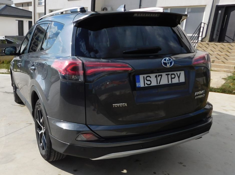 Vand sau schimb Toyota RAV4 hybrid 2017 4x4 garantie baterie piele led