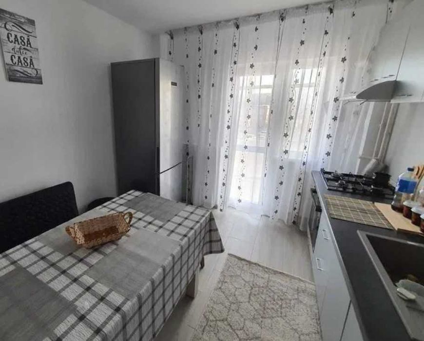 Дава се под наем Тристаен апартамент в Пловдив, Коматево - 90 кв.м за 285.6 € - Снимка #1