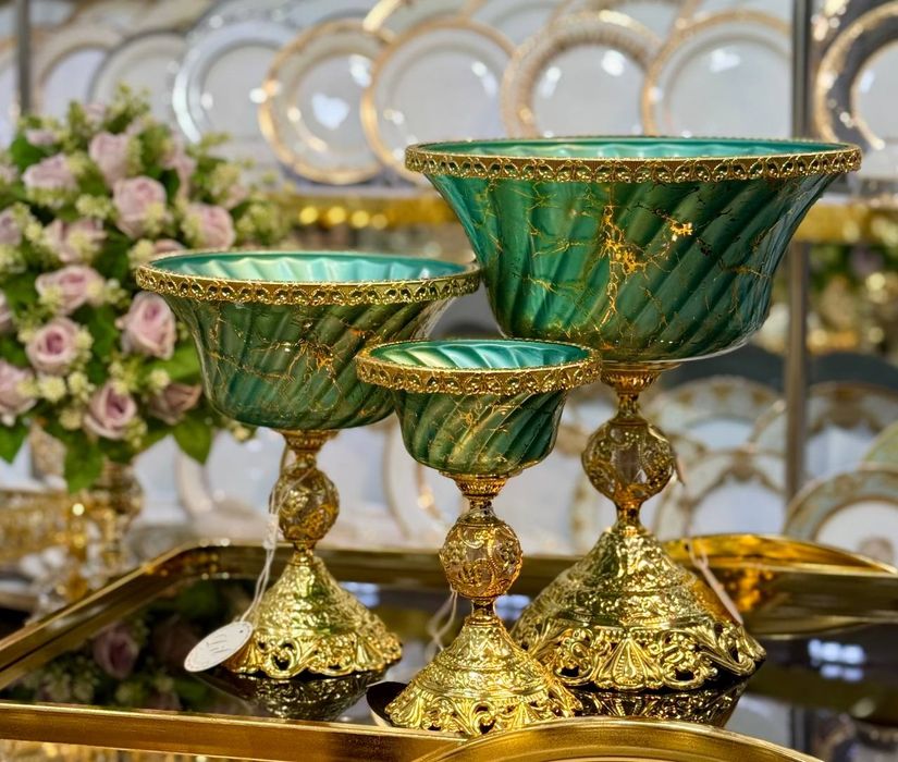 Набор декоративных чаш из мрамора и золота premium