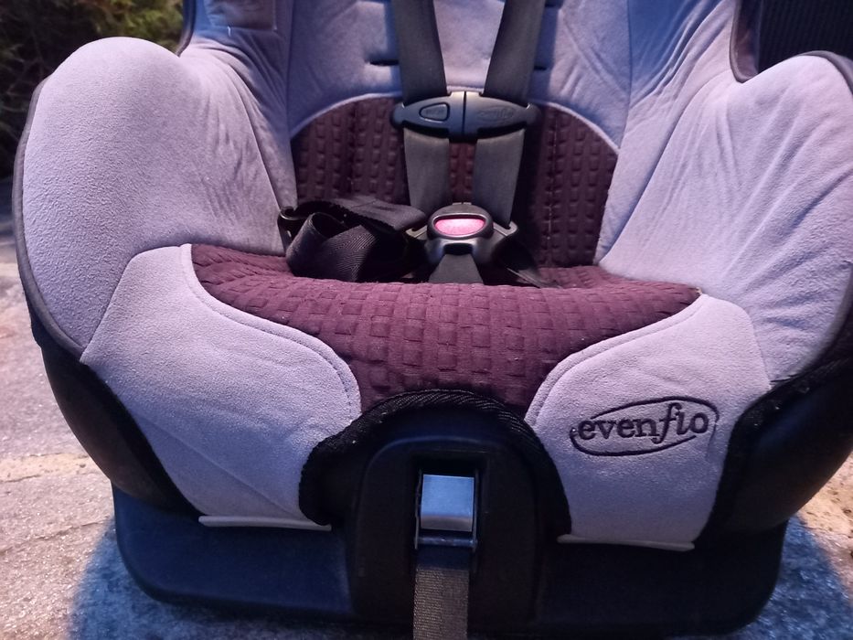 Детско столче за кола на американската фирма Evenflo