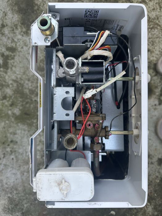 Ferolli instant pe gaz apa calda