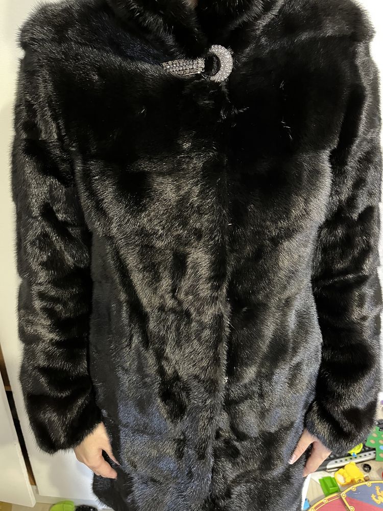 Норковая шуба-трансформер и кашемировое пальто