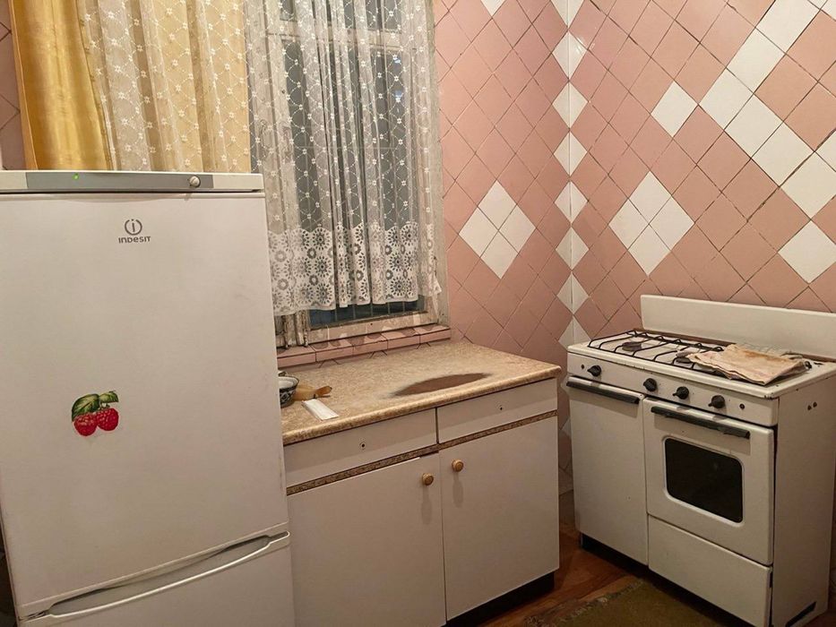 Продается Чиланзар 17 2комнатная на 1этаже