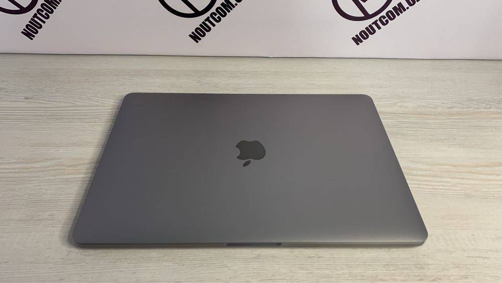 MacBook Pro M1 8/256GB