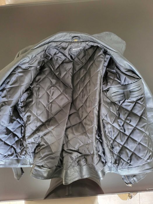 Vand geaca motocicleta/scooter din piele naturala in stare f buna.