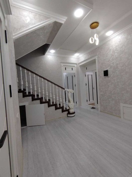 8 хонали 2,2 сотокдан иборат янги тамирланган ховли сотувда