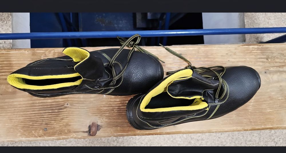 Bocanci NOI - marimea 46-47