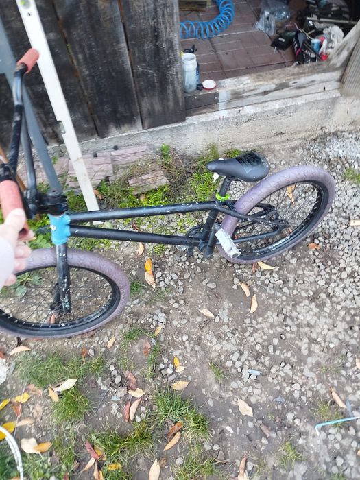 Vând urgent BMX custom