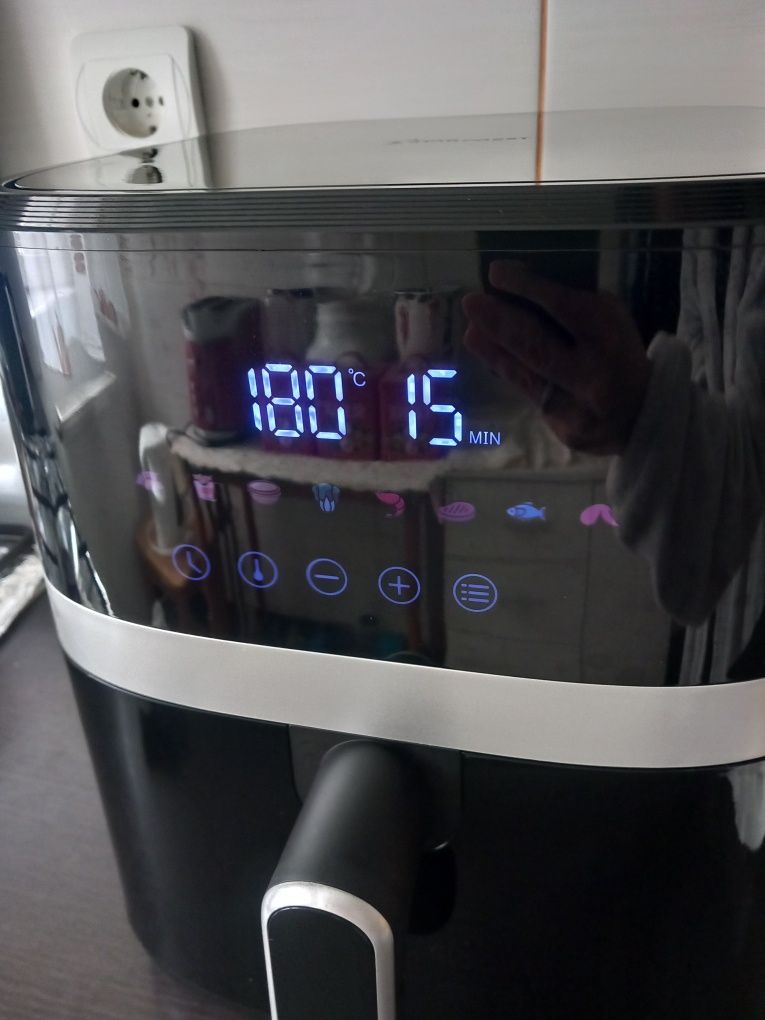 Air fryer - Friteuza digitala cu aer cald STARCREST SFR-5570BK, 1500 W