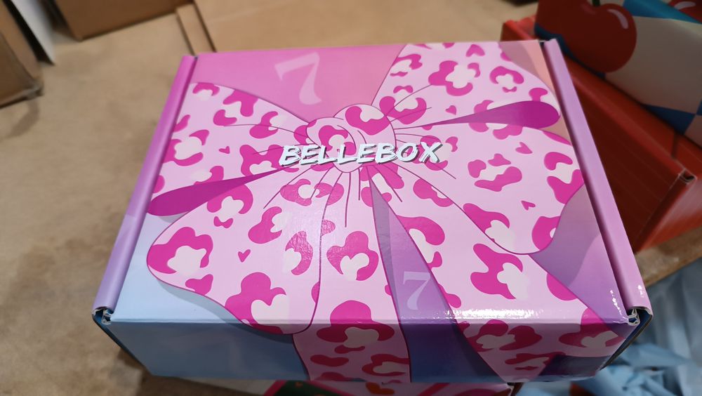 Цветни опаковъчни кутии