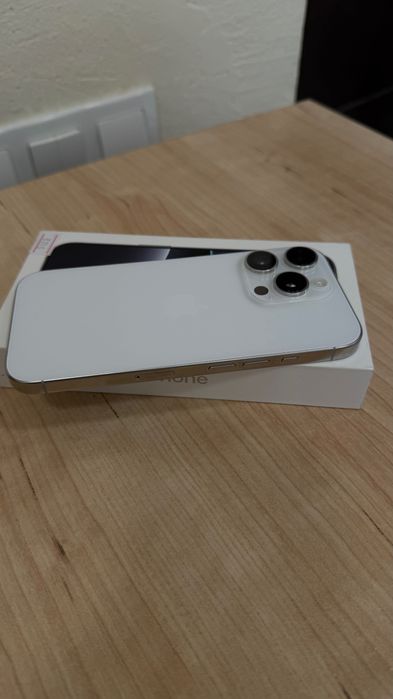 Iphone 16 pro, 512 GB (белый) в идеальном состоянии, 1 Sim + 1 Esim