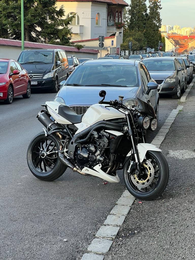 Triumph speed triple 1050