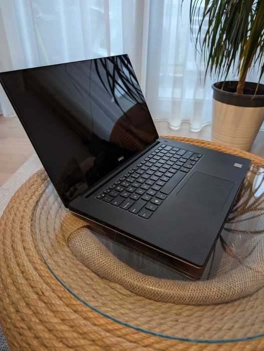 Dell XPS15 9560 (incl. docking station TBS16)