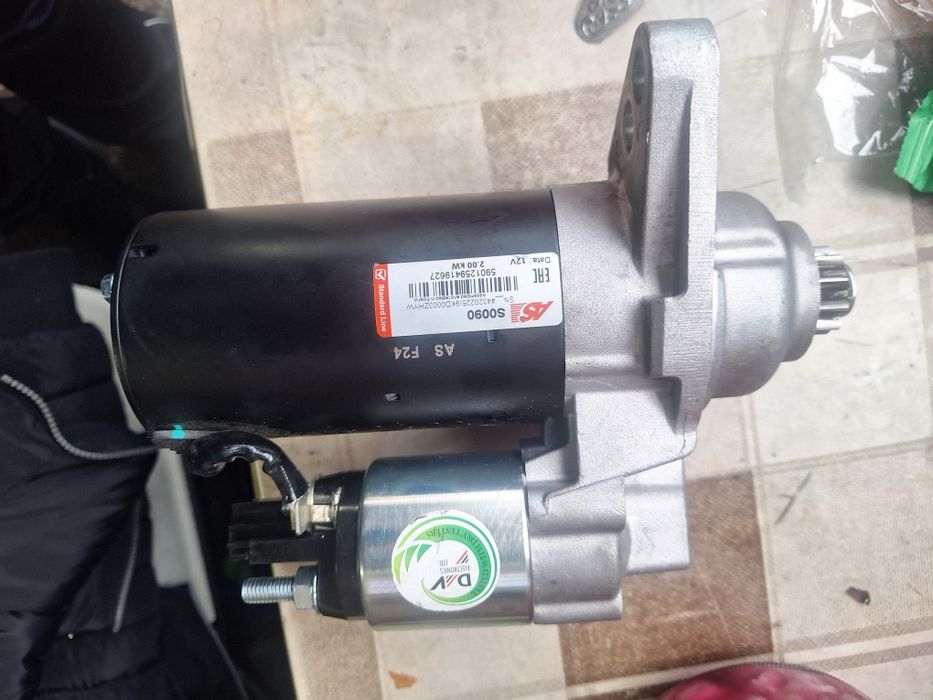 Продавам стартер за голф 5 чисто нов...