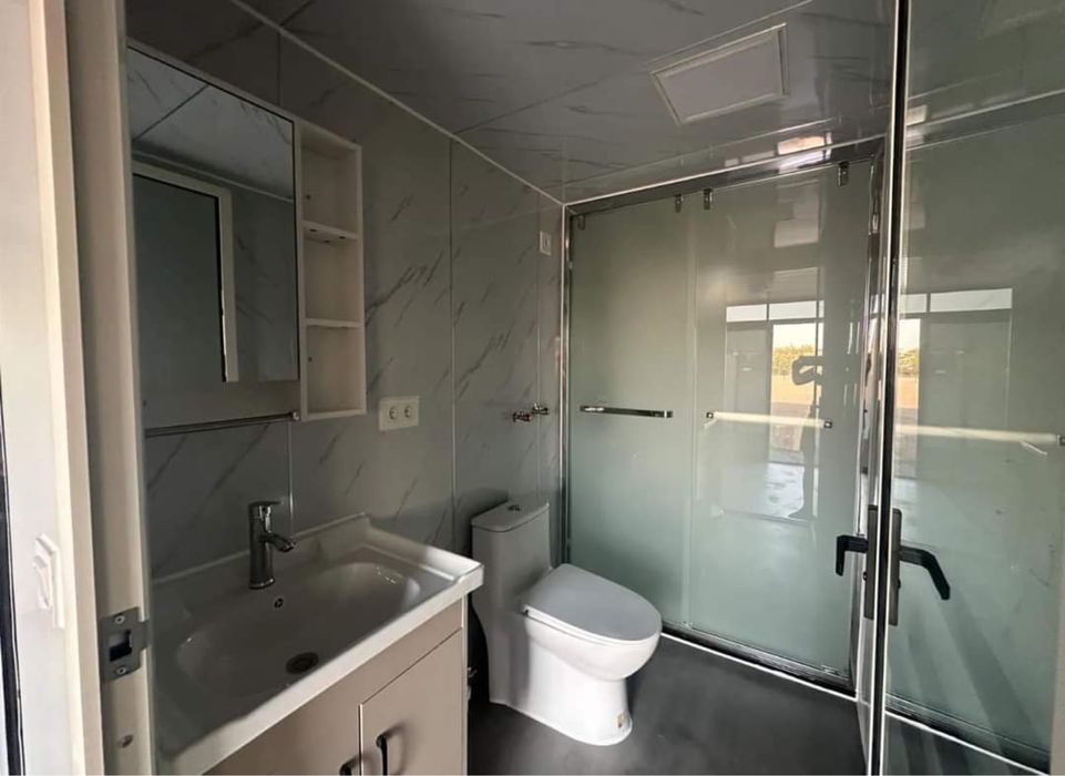 Containere modulare cu grup sanitar si separatoare pentru locuir