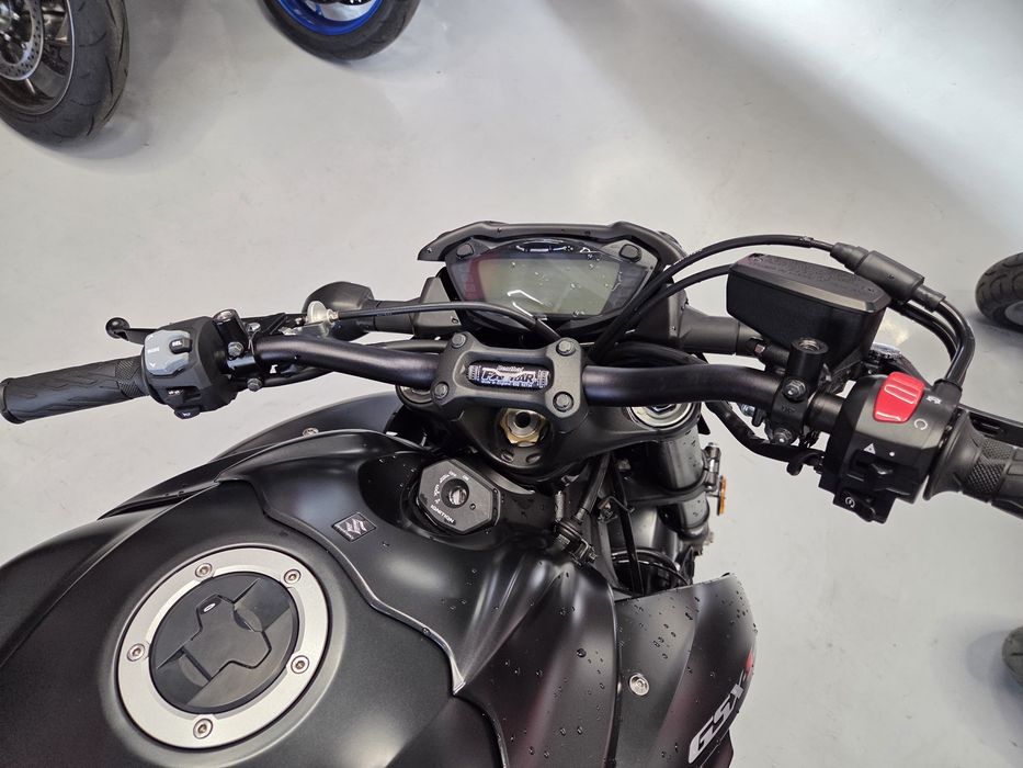 Suzuki gsx-s1000 2021