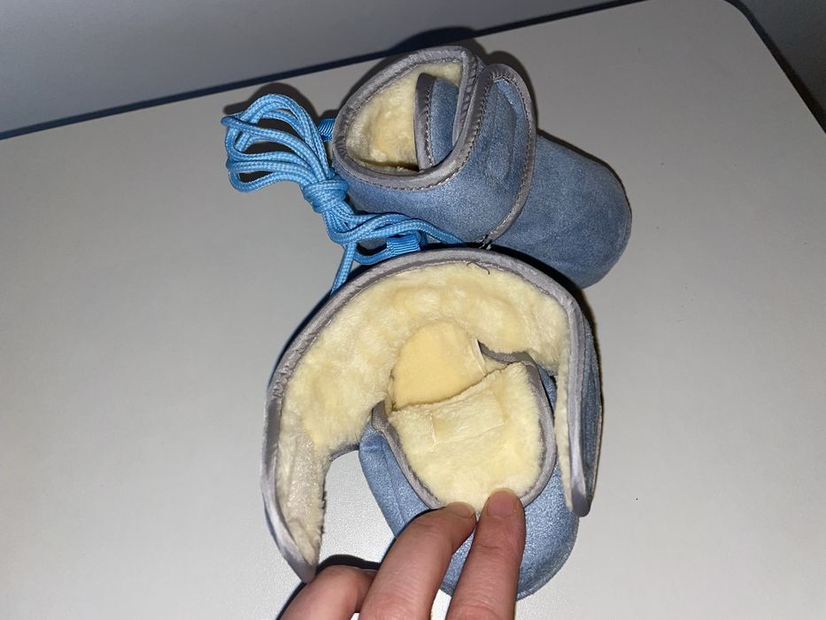 Botosei bebelusi marimea 18 maro/bleu