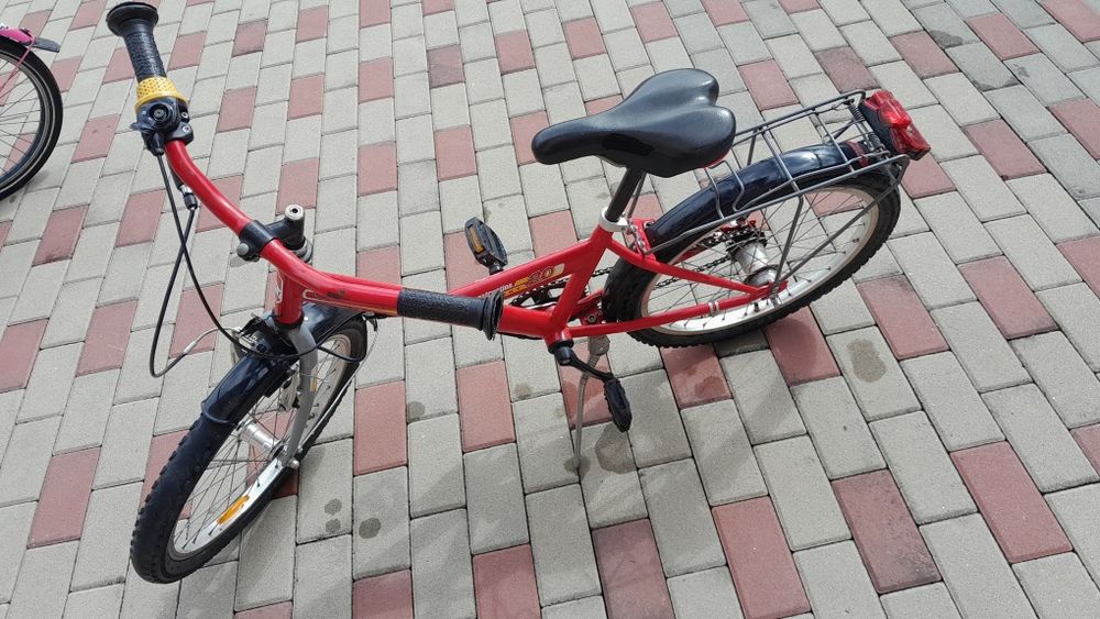 Vand două biciclete roti pe 20