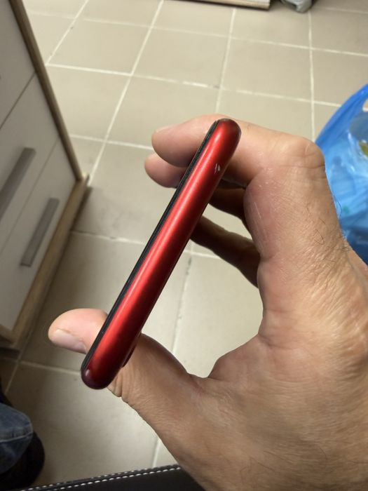 iPhone 8 red 64gb