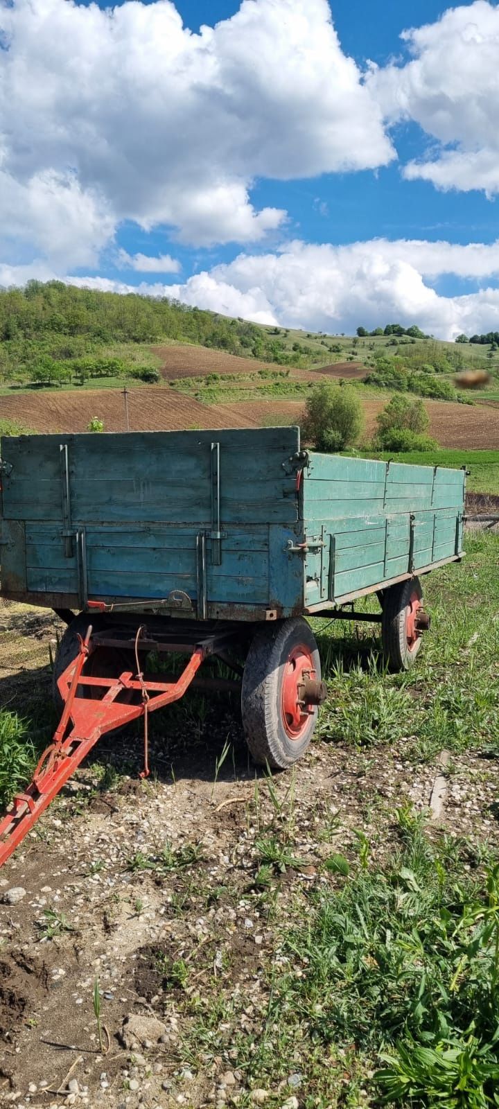 Vând remorcă agricolă