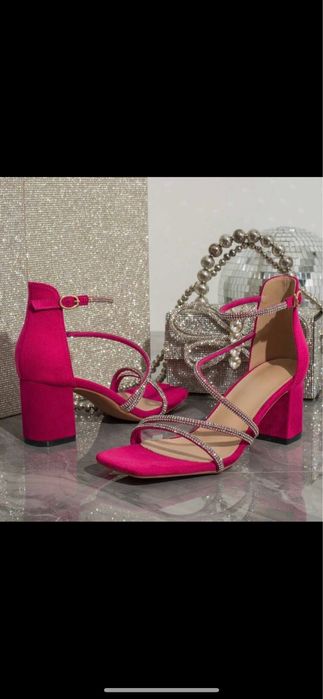 Летни сандали на ток