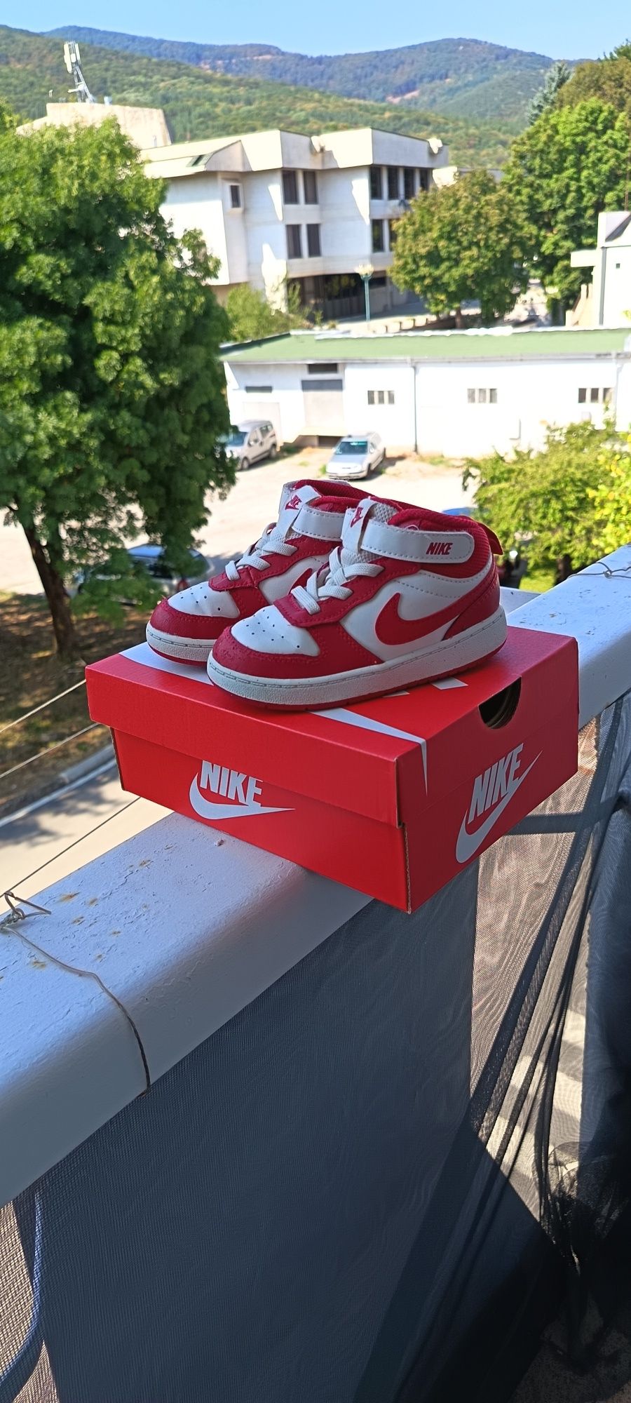 Nike маратонки за момче