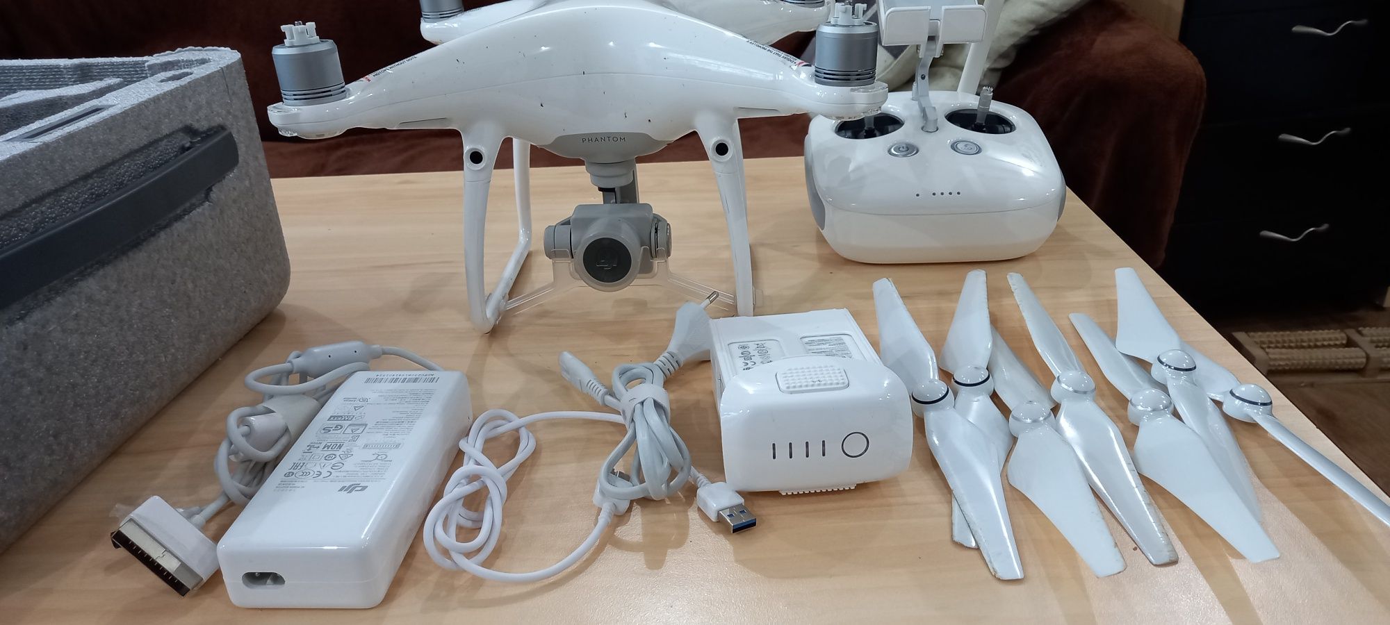 Drona DJI  Phantom 4 PRO