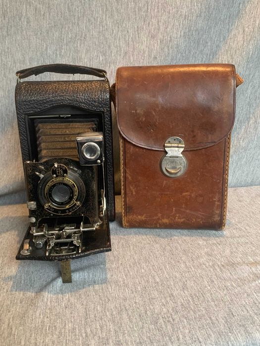 стар сгъваем мехов апарат Kodak