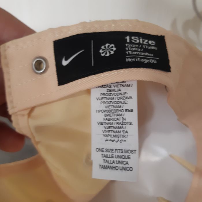 Vand șapca marca Nike