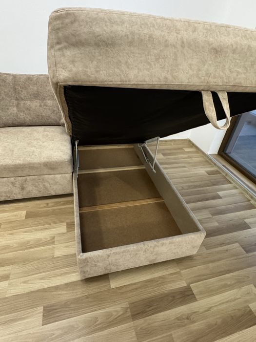 Ъглов диван с холна масичка (разтегателно двойно легло)